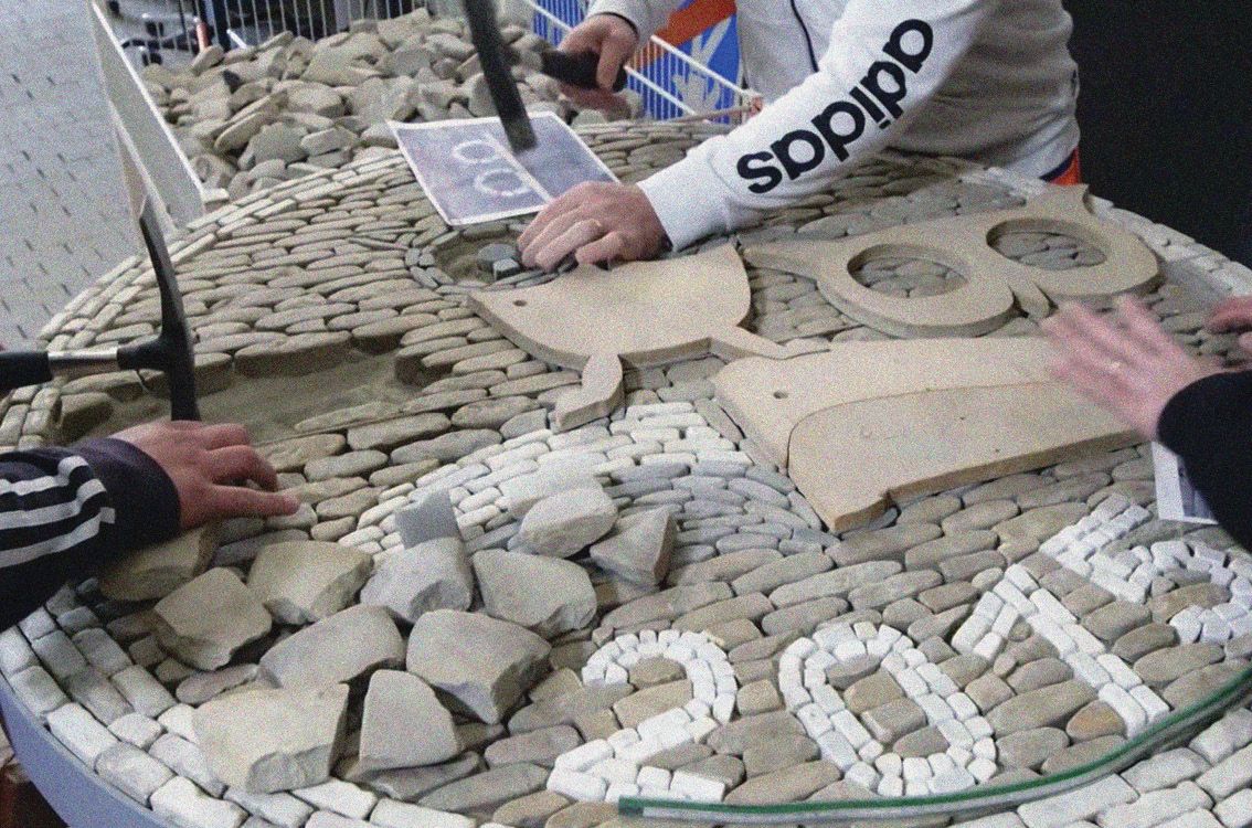 Renovating a mosaic in the workshop, „Faszination Freiburg“, © SWR 2020
