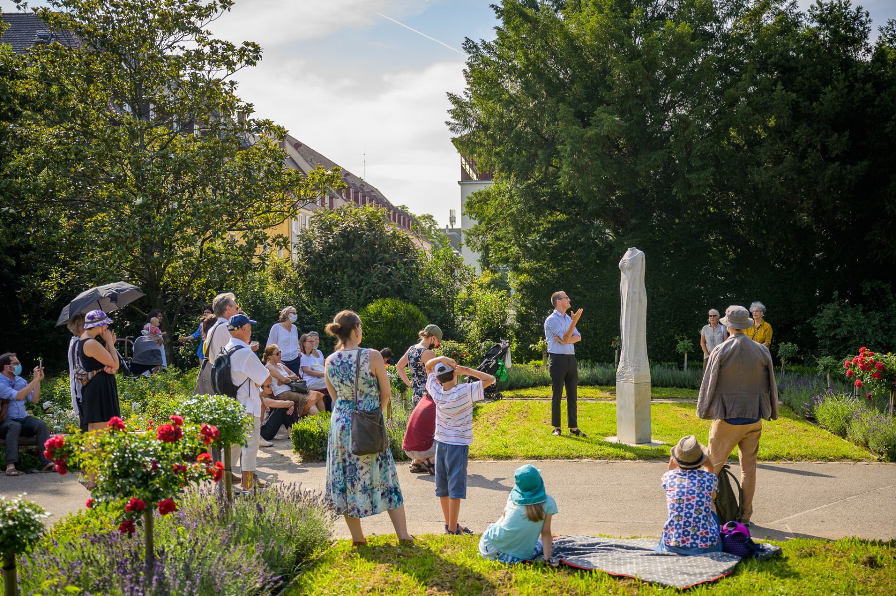 Thomas Geiger, BUST TALK – ILLUMINA, Biennale für Freiburg, 2021, Foto: Marc Doradzillo