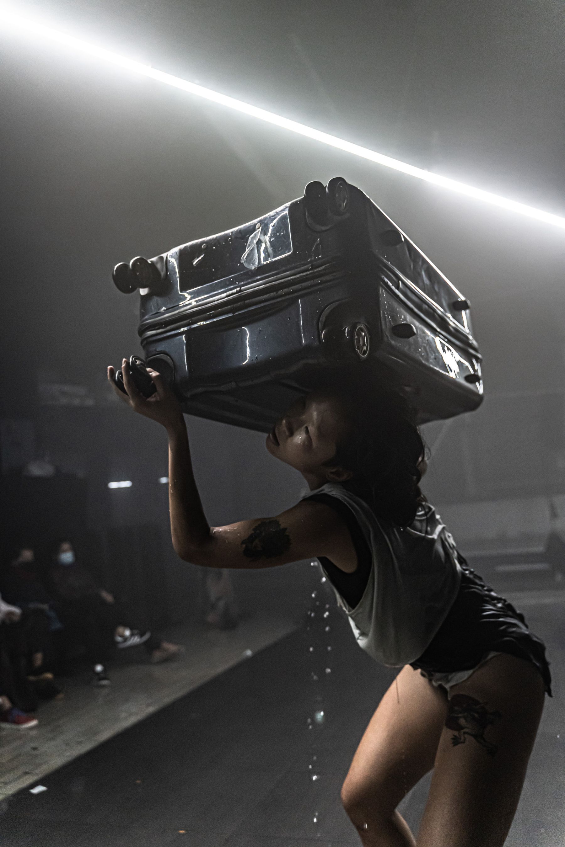 Young Boy Dancing Group, with ange halliwell, Ju Ishii, Yuna Blue, Valentin Tszin, Nica Roses, Maria Metsalu, Manuel Scheiwiller, Biennale für Freiburg #1, 2021. Foto: Marc Doradzillo