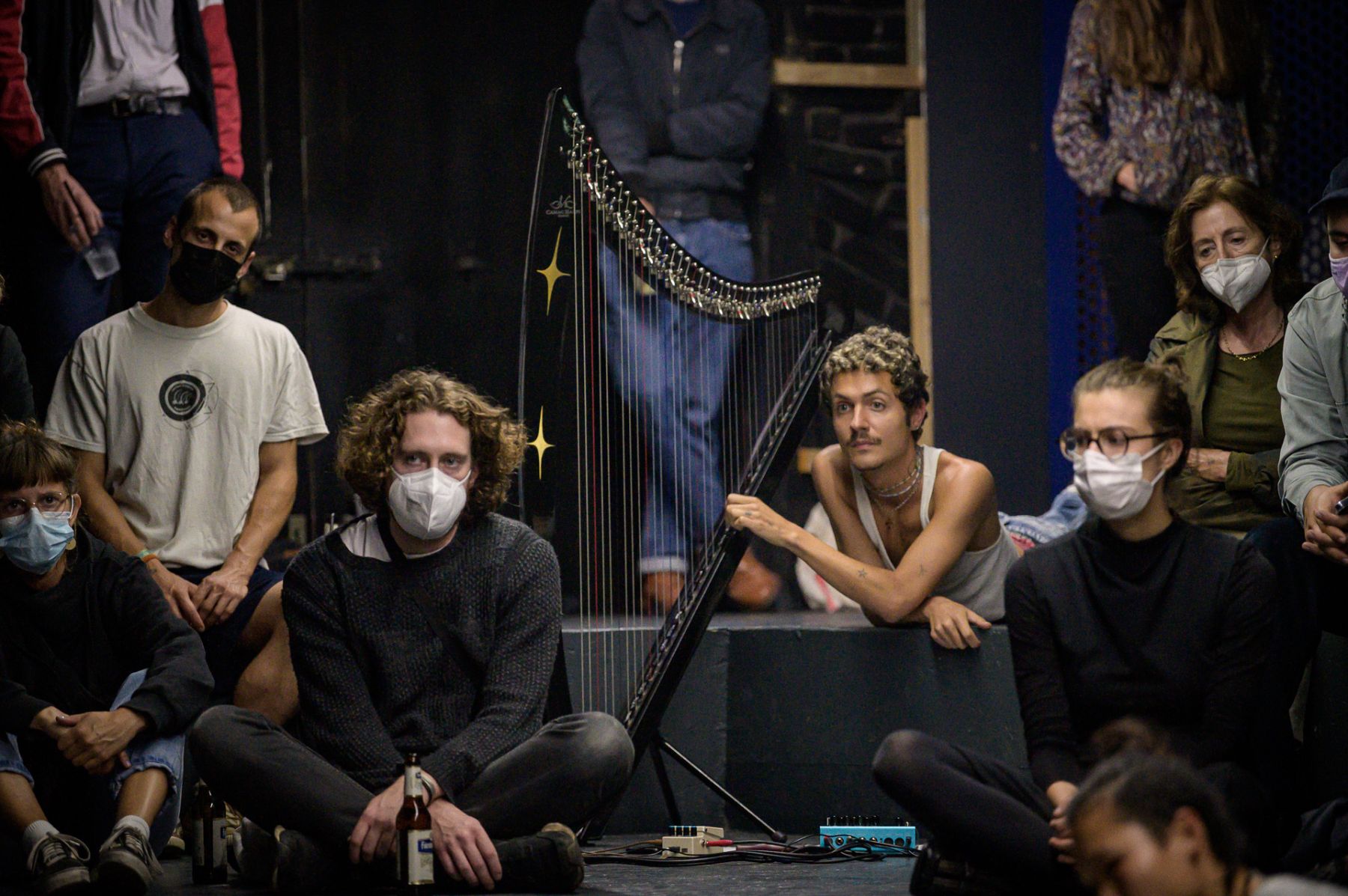 Young Boy Dancing Group, with ange halliwell, Ju Ishii, Yuna Blue, Valentin Tszin, Nica Roses, Maria Metsalu, Manuel Scheiwiller, Biennale für Freiburg #1, 2021. Foto: Marc Doradzillo