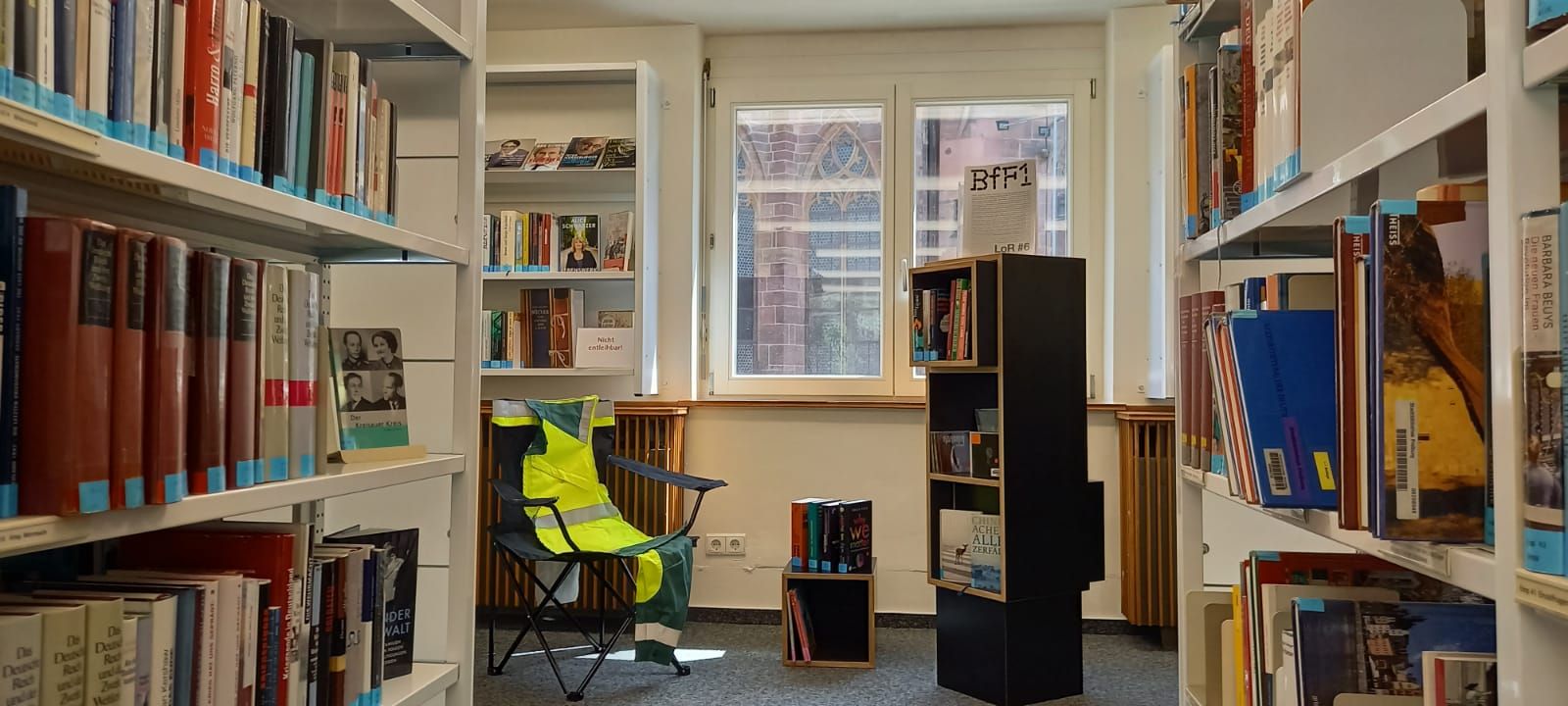 Library of Request #6, Stadtbibliothek Freiburg.
Display: Julius Martin-Humpert
Chair: Diane Hillebrand