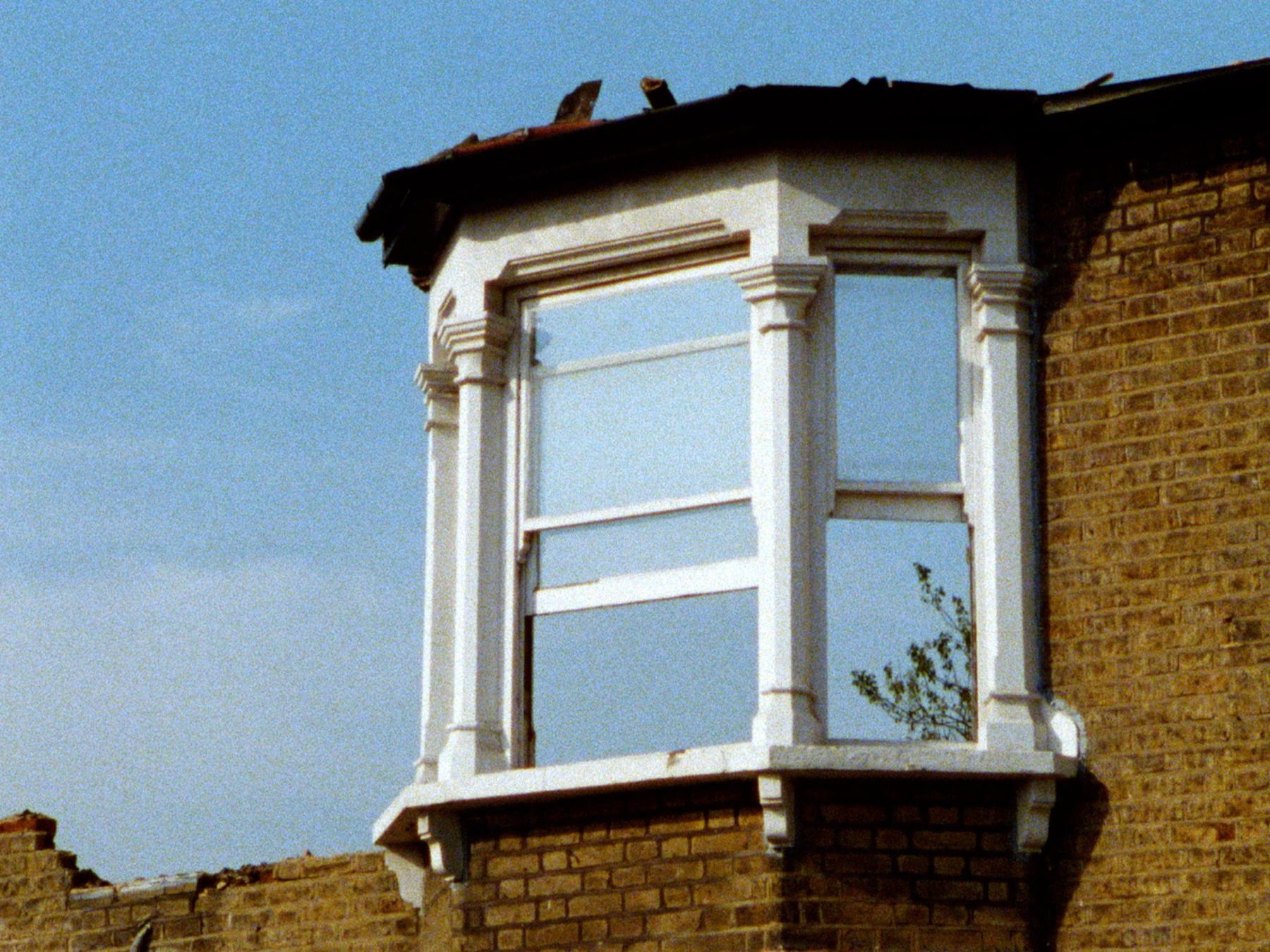 John Smith, BLIGHT, 1994–96
HD Video eines 16 mm Films, 14 Min, Farbe, Sound